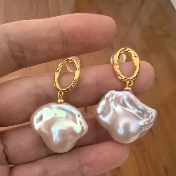 Jewelry - Baroque pearl ear rings